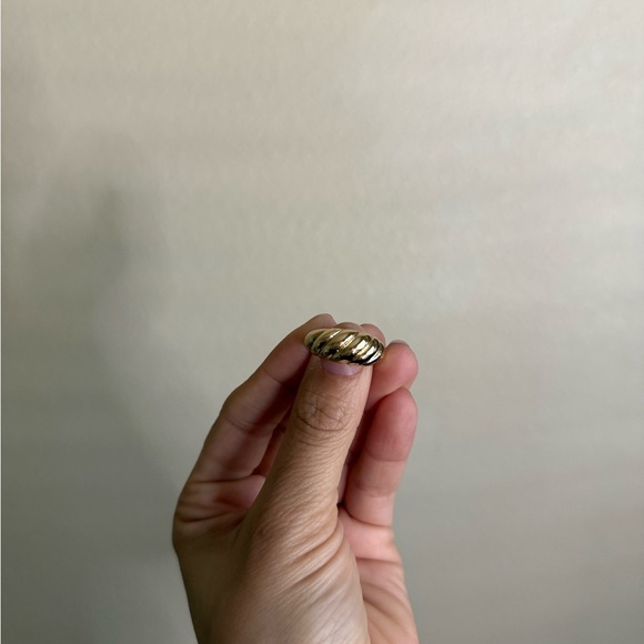 5 Gold Ring Set - Picture 5 of 6